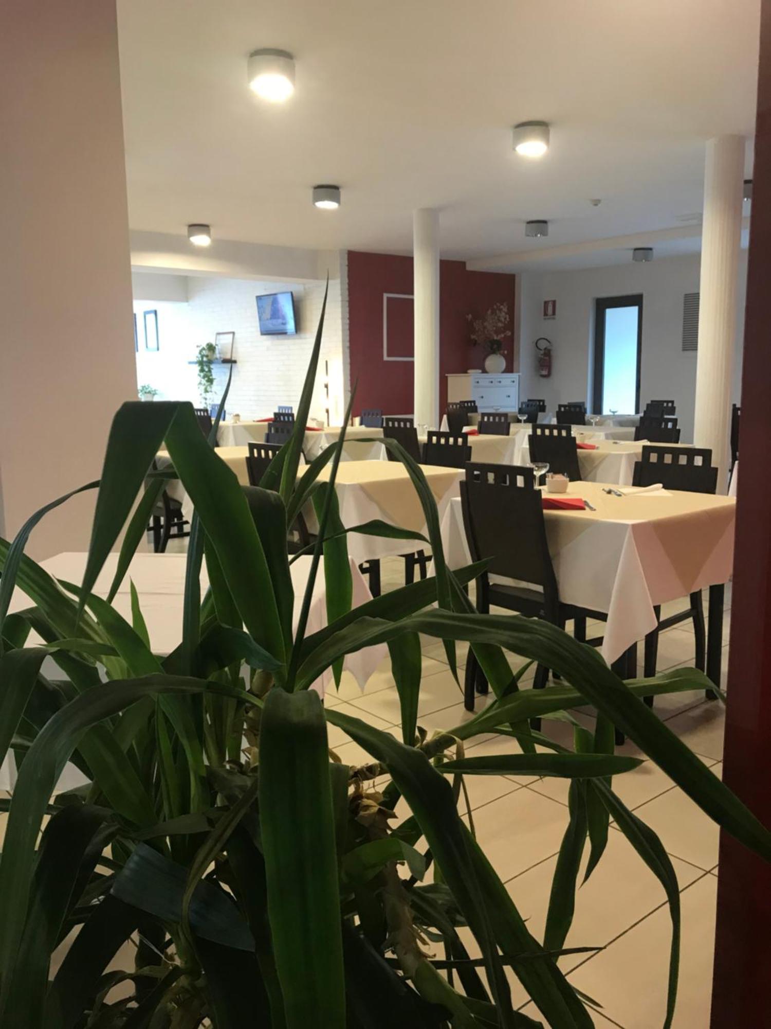 Hotel Royal San Benedetto del Tronto Exterior foto
