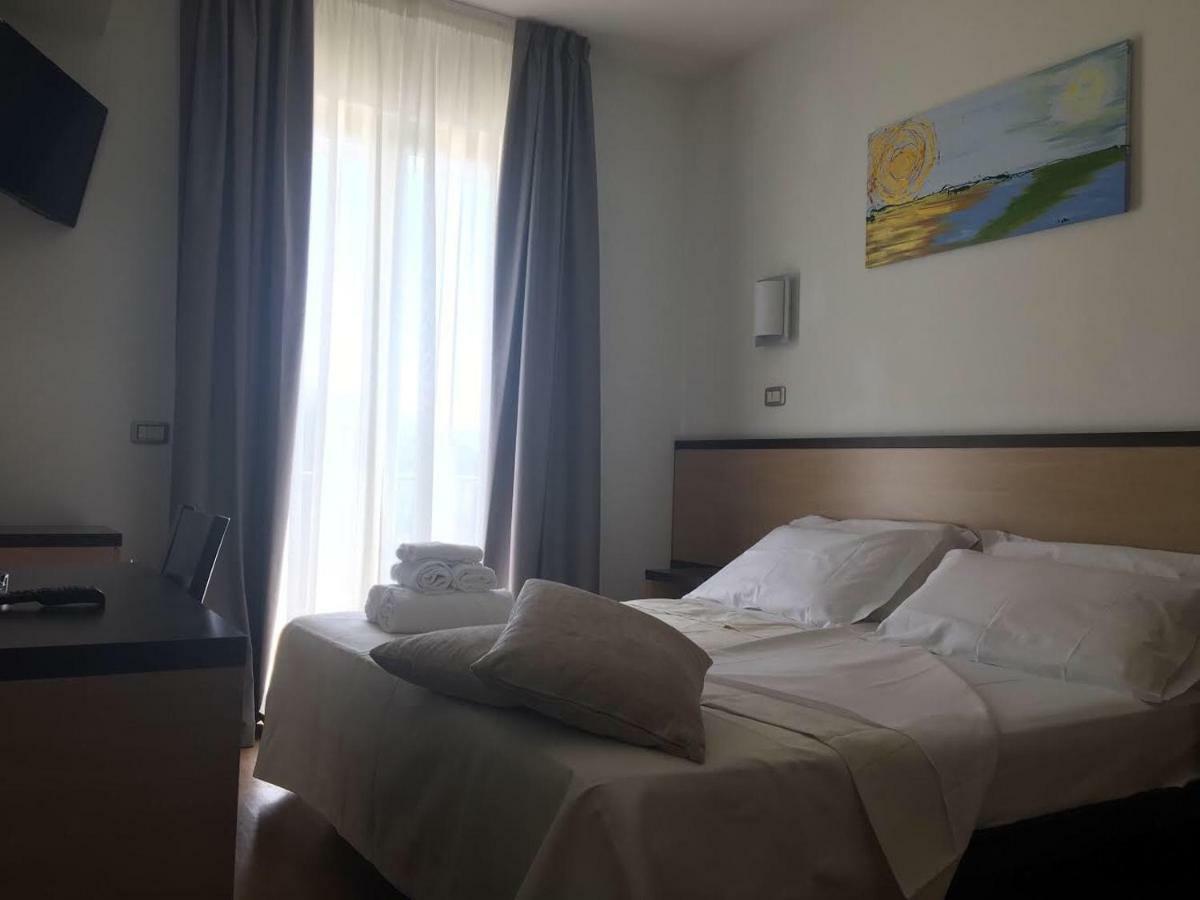 Hotel Royal San Benedetto del Tronto Exterior foto