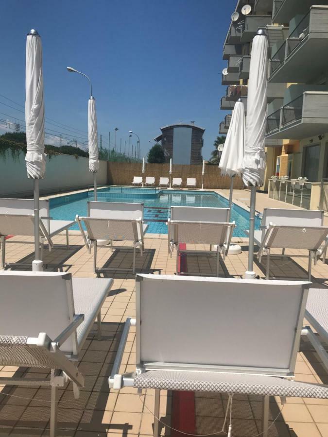 Hotel Royal San Benedetto del Tronto Exterior foto